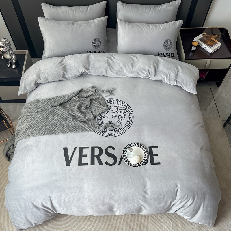 ヴェルサーチ「Versace」プレミアム クリスタルベルベット プリント 4点セット