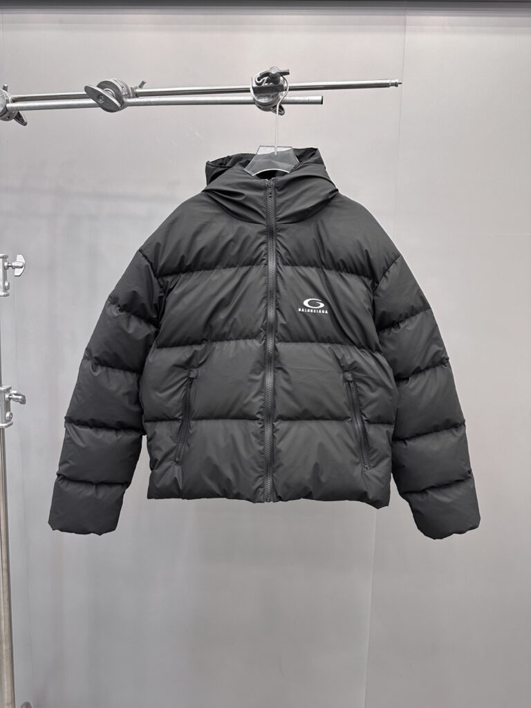 バレンシアガ「Balenciaga」‌秋冬ファッションレディースダウンジャケット