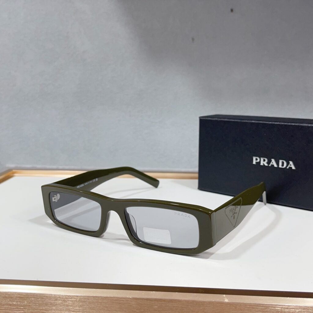 【厳選在庫】Prada ビジネス兼用高級サングラス「全天候遮光」