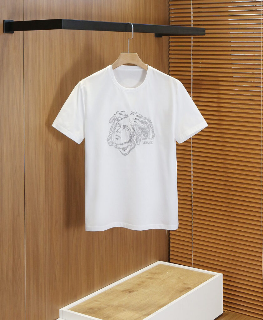 ヴェルサーチ「Versace」 2026年 早春 新作 Tシャツ