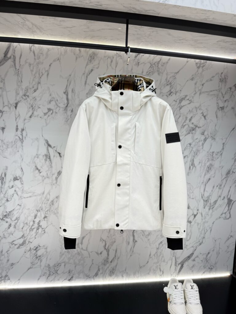 バーバリー「Burberry」秋冬フード付き防寒ダウンジャケット