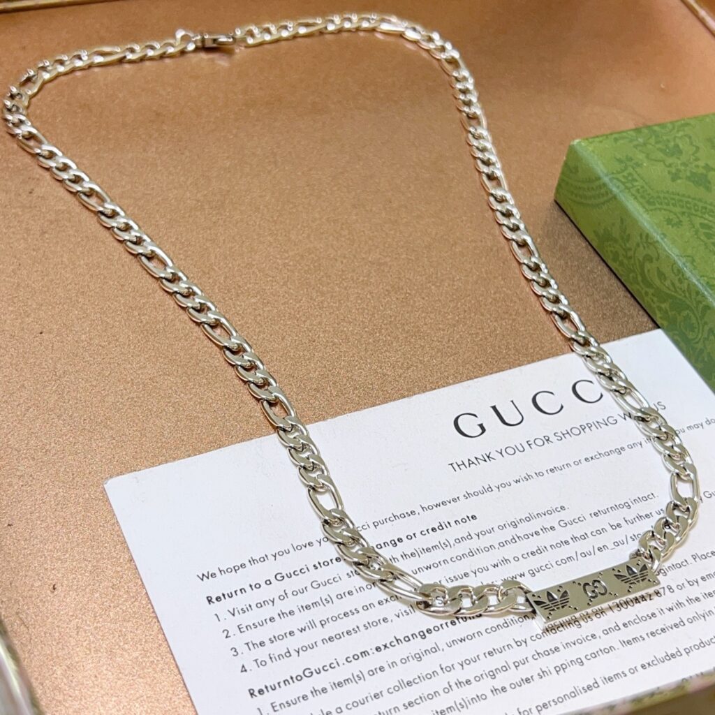 グッチ「Gucci」 Anger Forest ダブルGペンダントネックレス