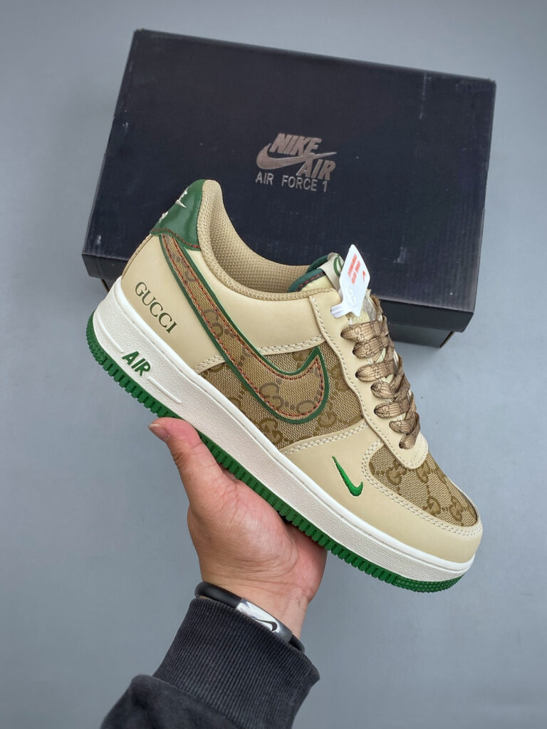 ナイキ エア フォース 1 トレンドスニーカー「Gucci 限定コラボモデル」