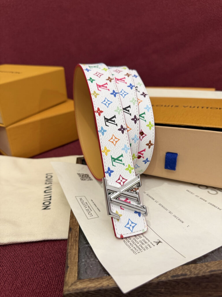【新商品入荷】Louis Vuitton クラシックハイクオリティベルト「全長約 100cm」