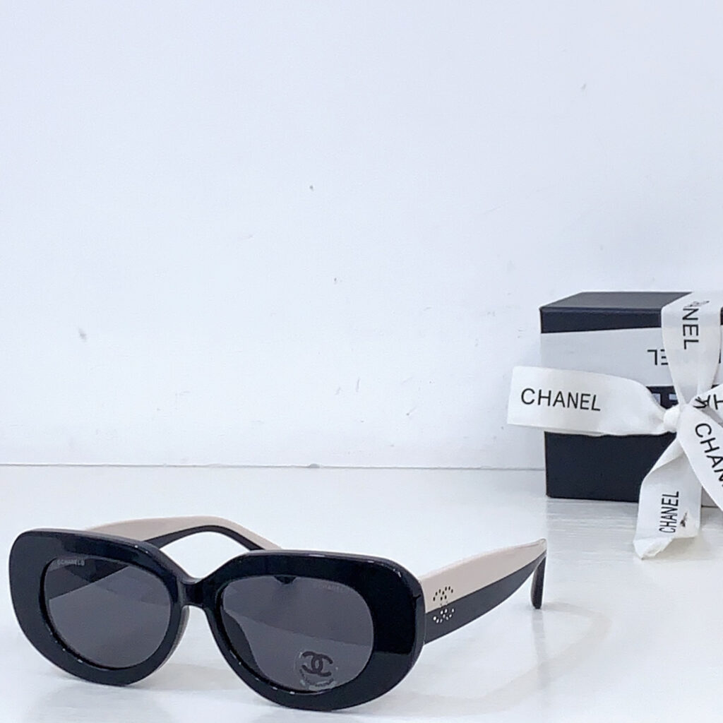 【新作到着】Chanel ハイセンスデザインサングラス「遮光レンズ搭載」