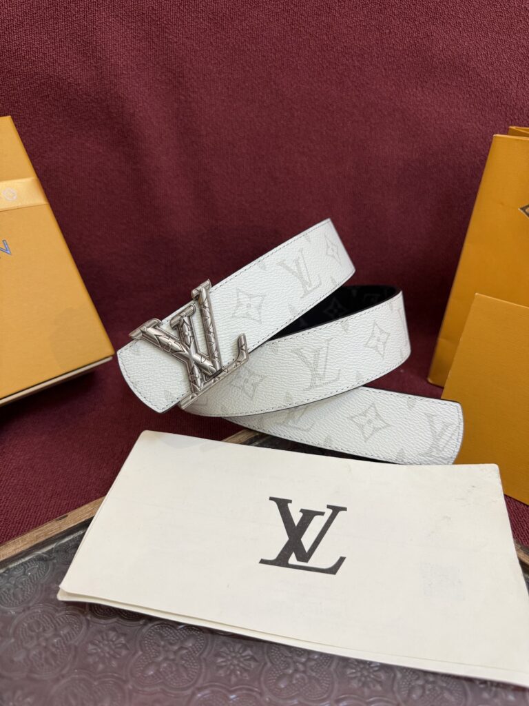 【日本未入荷】ルイヴィトン LV Dimension 両面使いベルト 40mm（全長約 100cm）