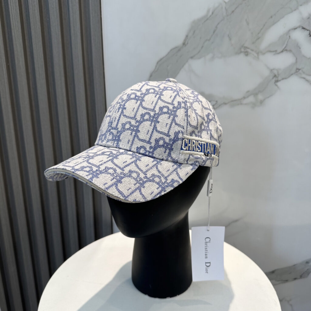ディオール「Dior」CHRISTIAN DIOR PARIS エンブロイダリー ベースボールキャップ