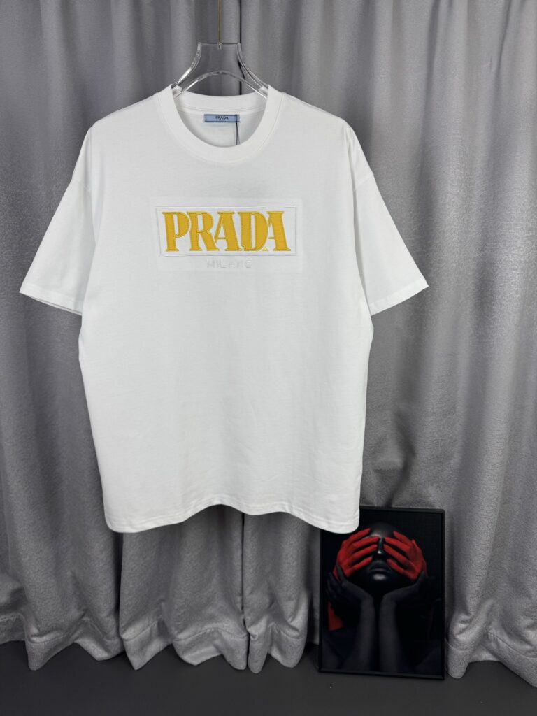プラダ「Prada」 2026年春夏 コレクション Tシャツ
