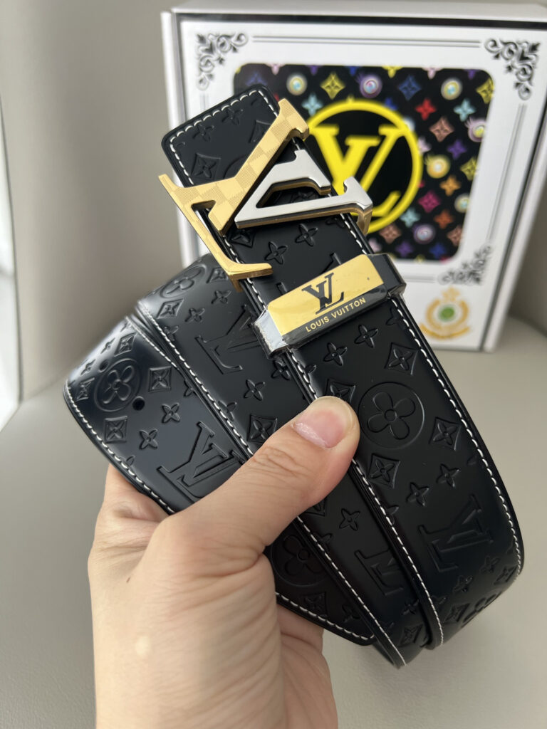 【新商品入荷】Louis Vuitton クラシックハイクオリティベルト「全長約 100cm」