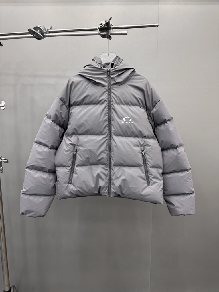 バレンシアガ「Balenciaga」‌秋冬ファッションレディースダウンジャケット