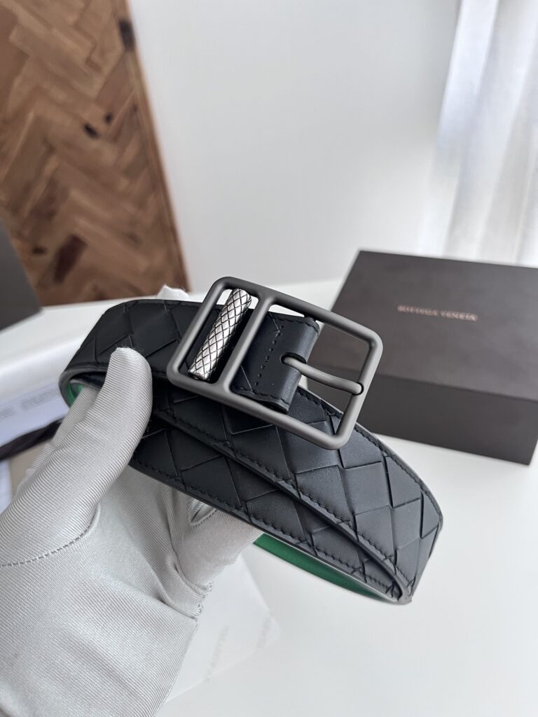 【ブランド品入庫】Bottega Veneta 上質素材ラグジュアリーベルト「全長約 100cm」