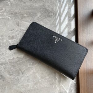 プラダ「PRADA」サフィアーノレザー 財布