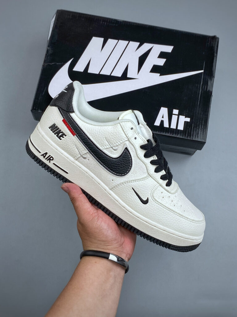 ナイキ エア フォース 1 トレンドスニーカー「Nike Air Force 1」