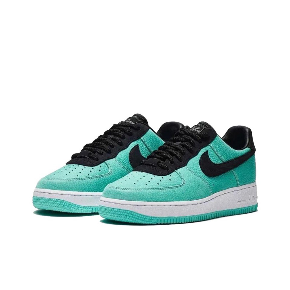 「コラボモデル」Tiffany & Co. x Nike Air Force 1 Low ニーグリーン＆ブラック スニーカー