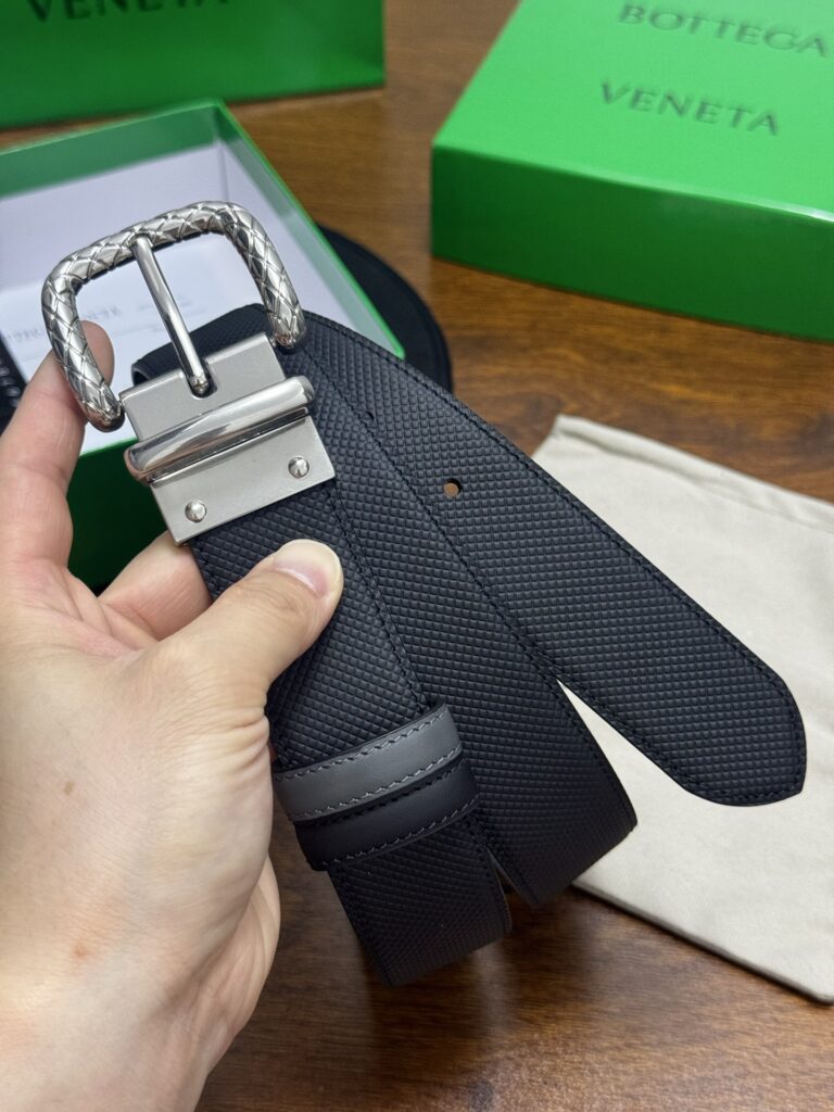 【ブランド品入庫】Bottega Veneta 上質素材ラグジュアリーベルト「全長約 100cm」