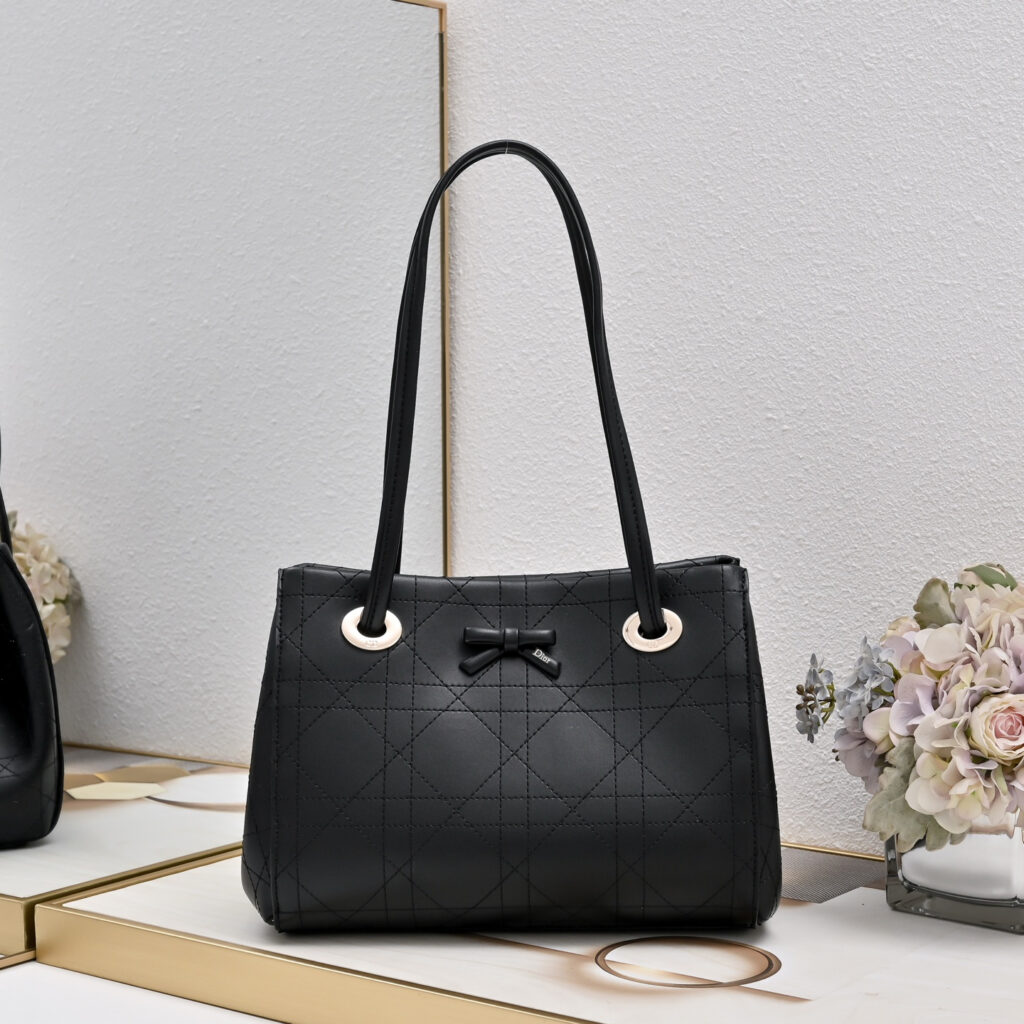 【大人気逸品】 ディオール ボウ ショルダーバッグ「𝐷𝑖𝑜𝑟 𝐵𝑂𝑊」