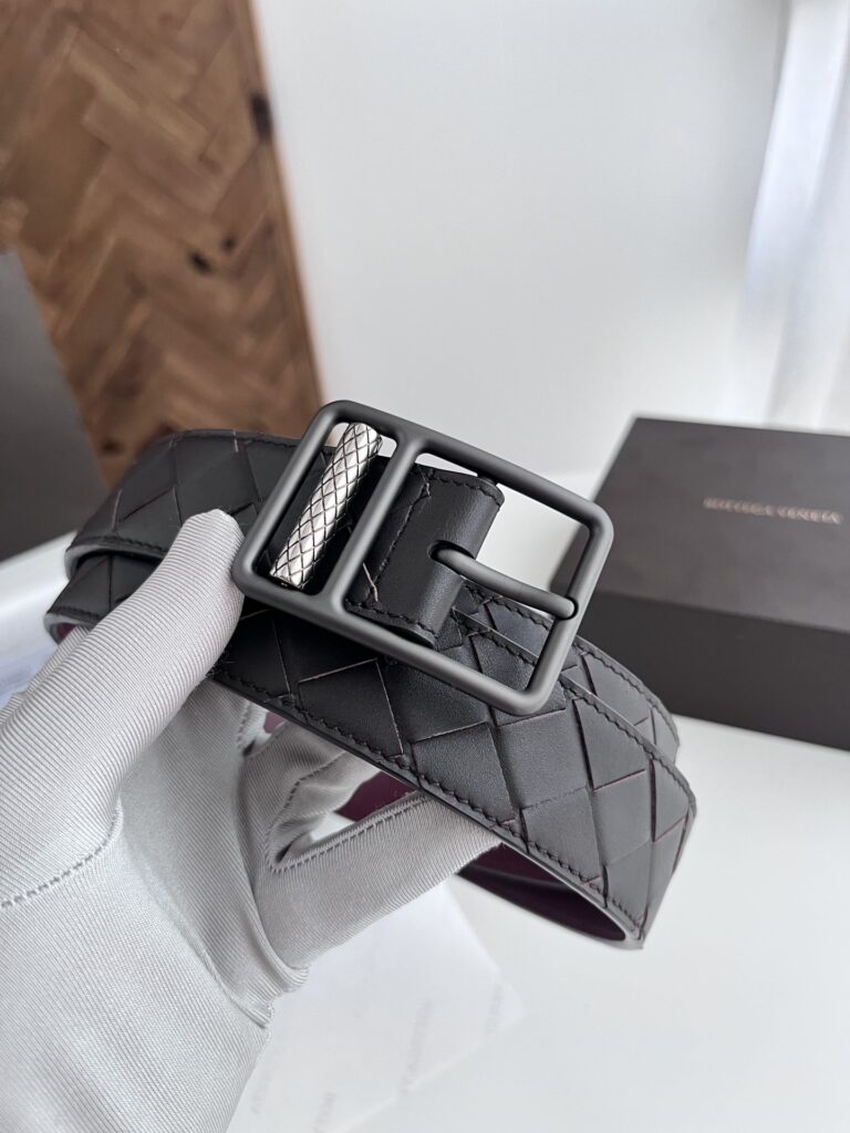 【ブランド品入庫】Bottega Veneta 上質素材ラグジュアリーベルト「全長約 100cm」