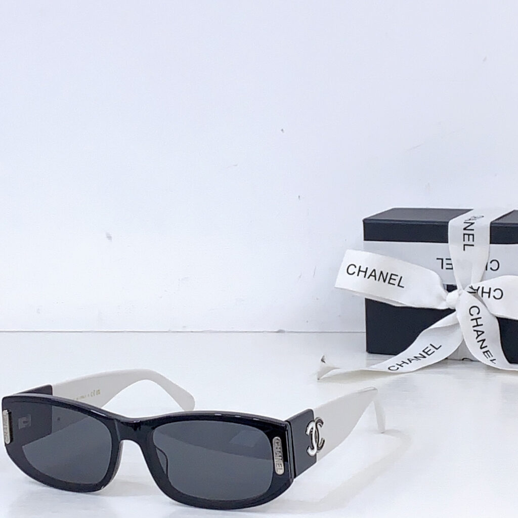 【新作到着】Chanel ハイセンスデザインサングラス「遮光レンズ搭載」