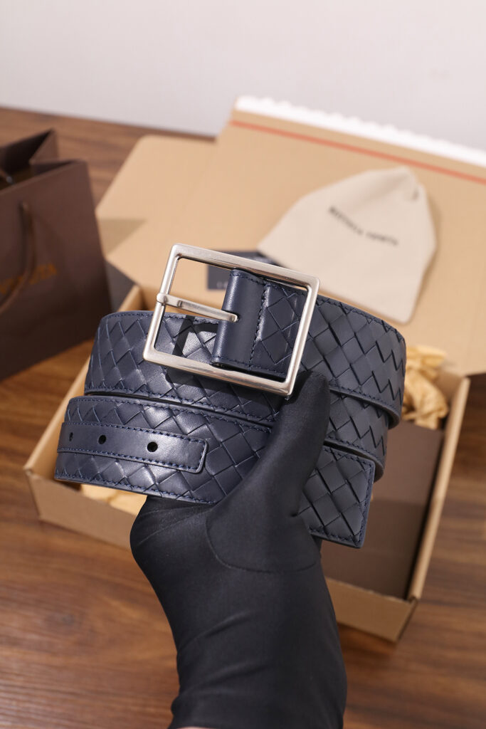 【ブランド品入庫】Bottega Veneta 上質素材ラグジュアリーベルト「全長約 100cm」