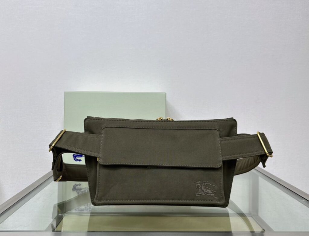 バーバリー「Burberry」トレンチ ウェストバッグ