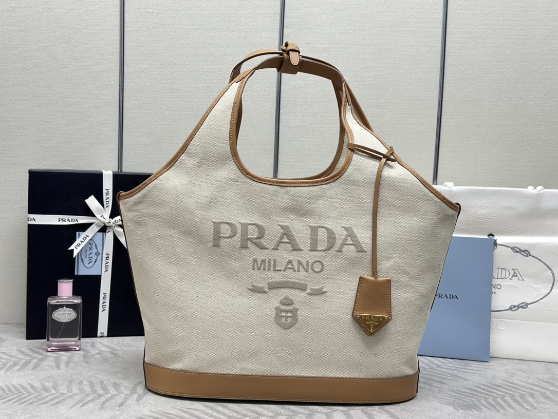 プラダ「Prada」リネンブレンド ラージトートバッグ