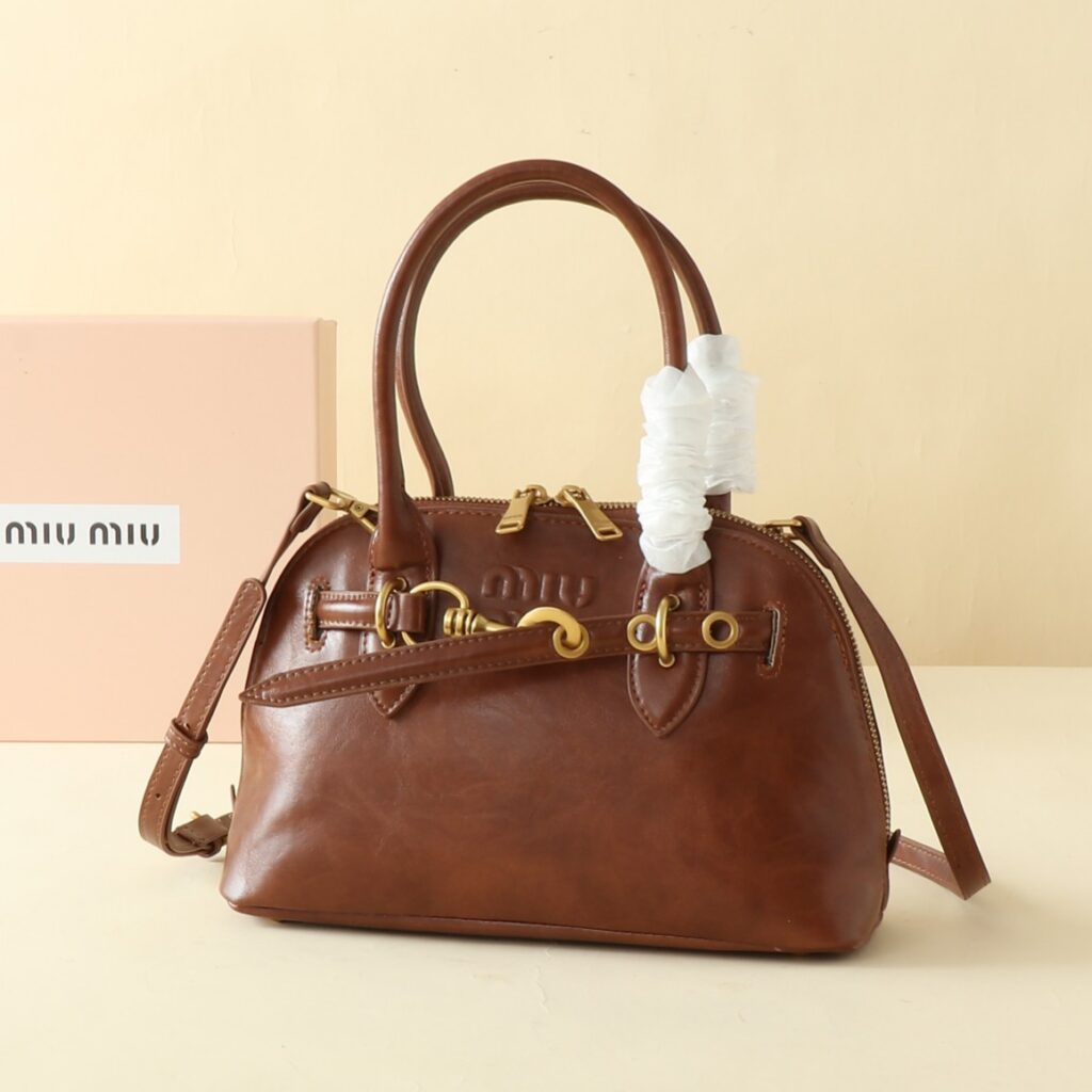 ミュウミュウ アバンチュール ナッパレザー スモール トップハンドルバッグ「Aventure Bag」
