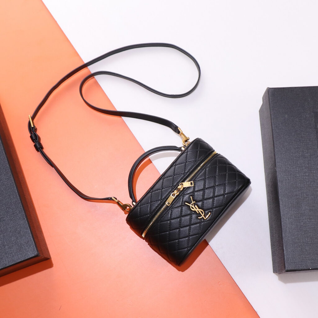 サンローラン「Saint Laurent」 Mini Gaby ショルダーバッグ（2024モデル）