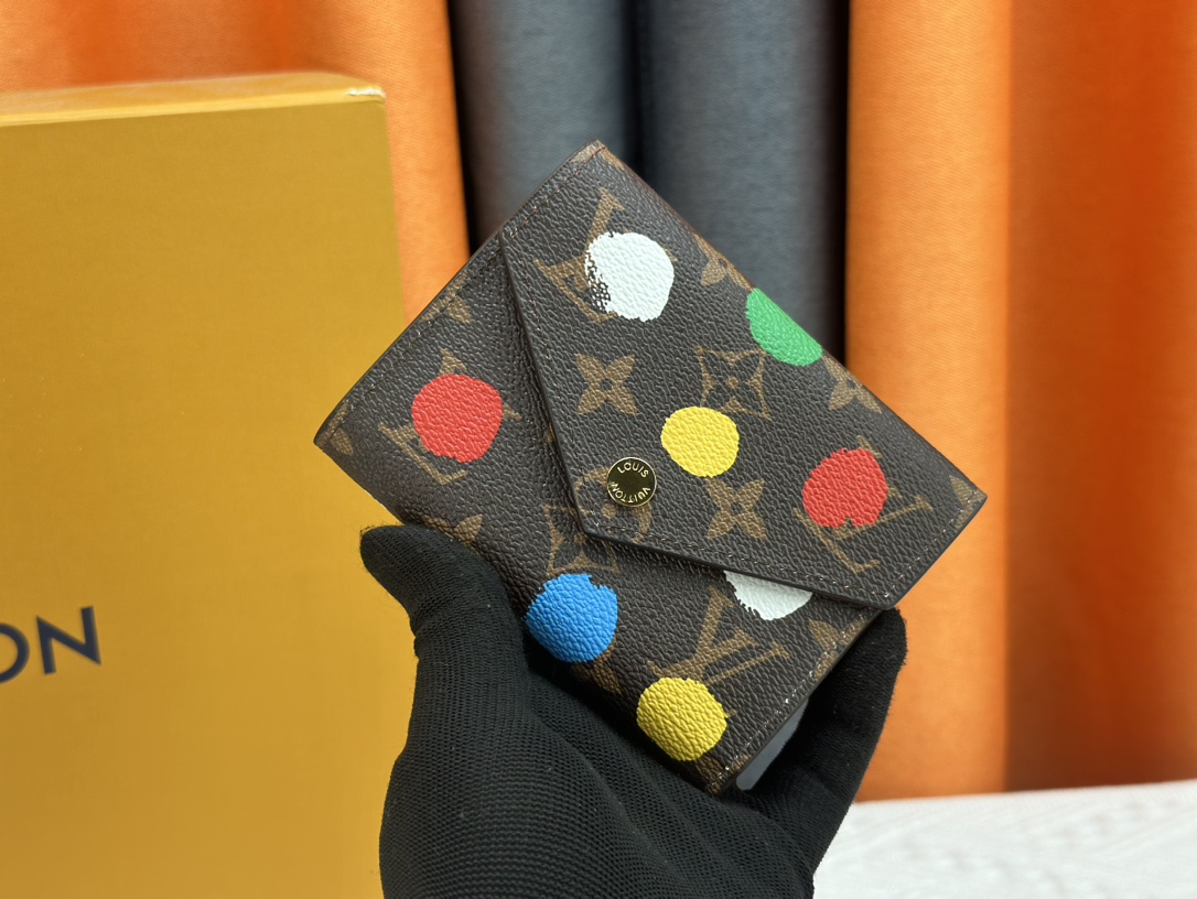 ルイ・ヴィトン ポルトフォイユ・ヴィクトリーヌ ウォレット