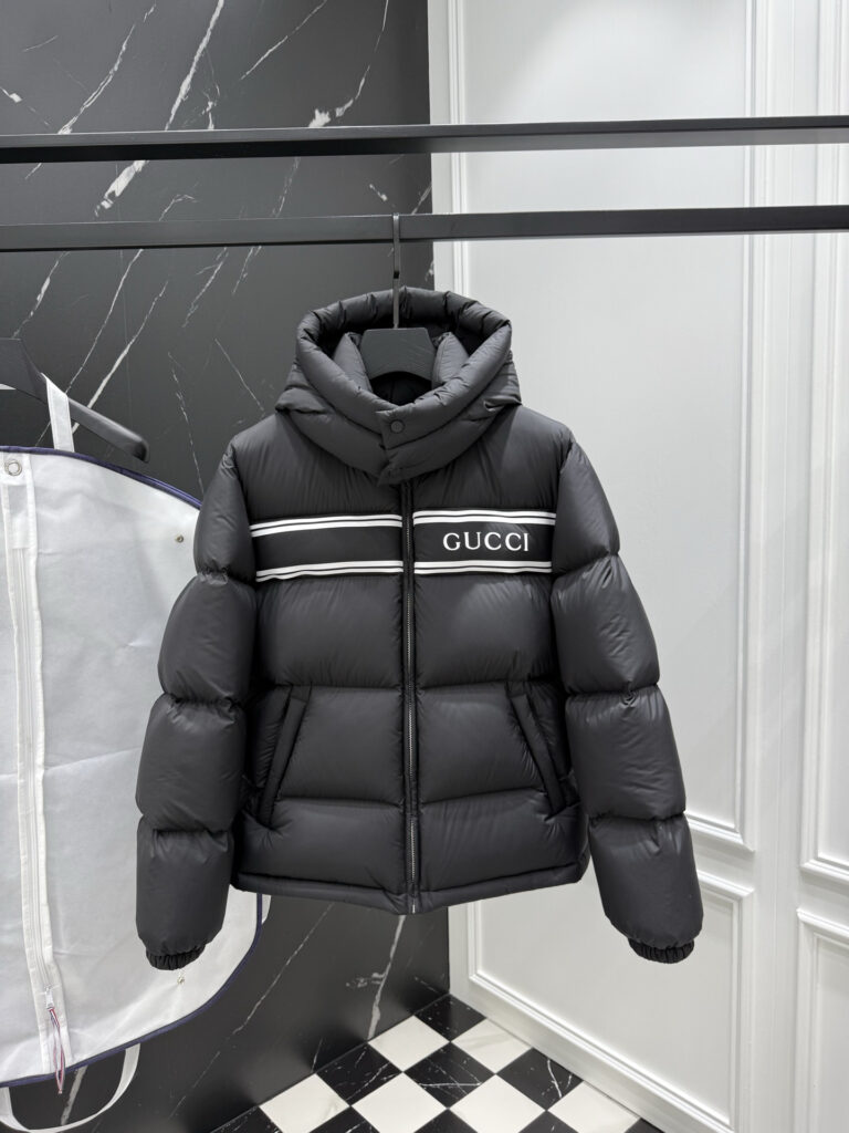 グッチ「Gucci」秋冬フード付きダウンジャケット