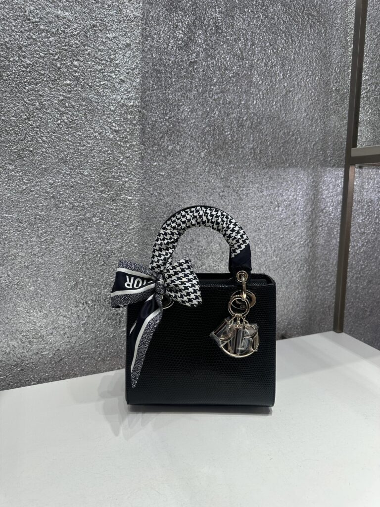 Christian ディオール「Dior」｜黒蜥蜴シリーズ、神秘と高級感の究極な融合