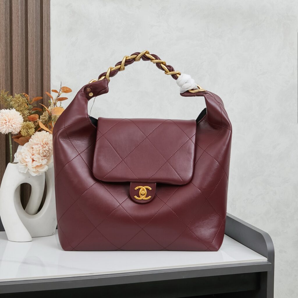 シャネル マキシ ホーボー バッグ「Hobo Bag」