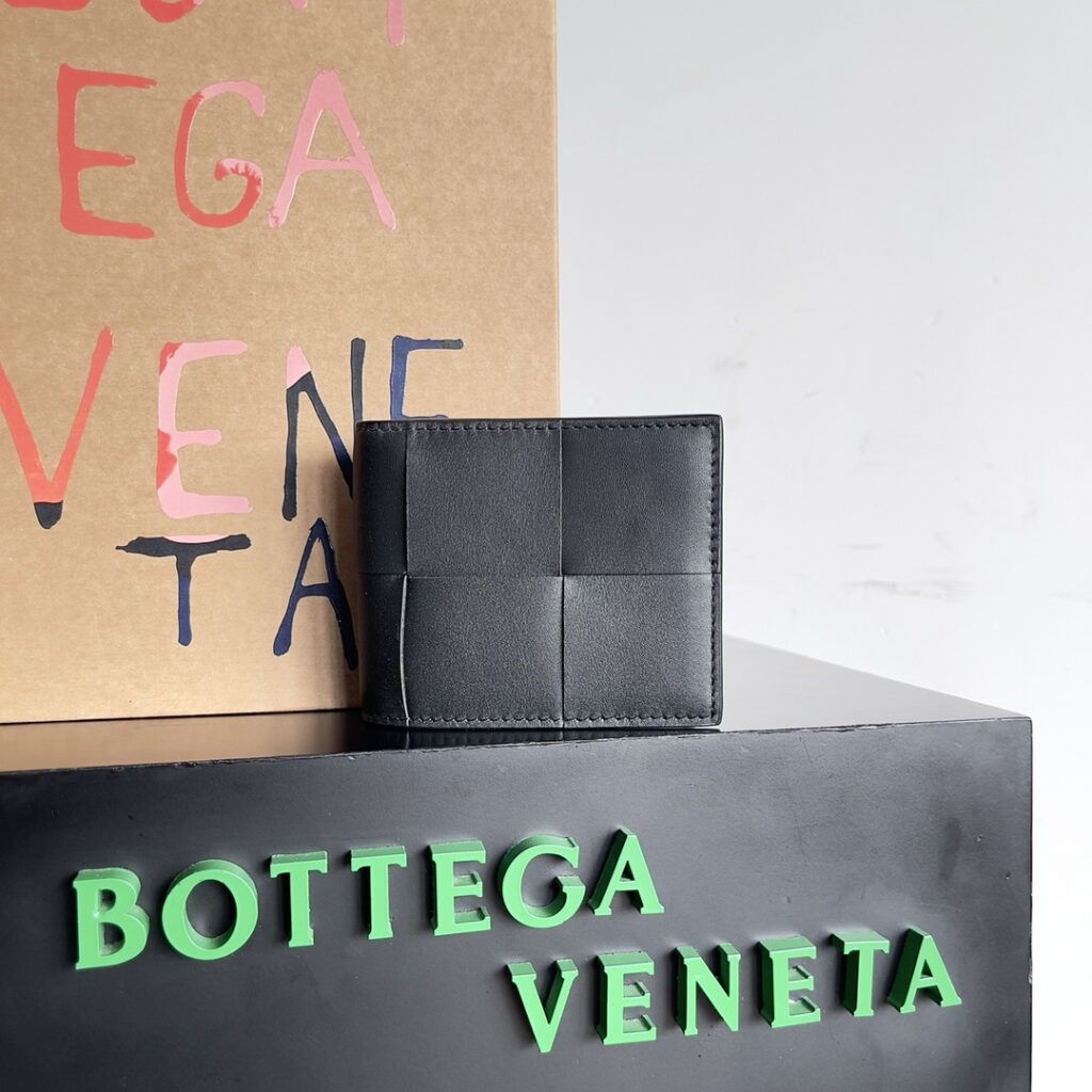 ボッテガ・ヴェネタ「Bottega Veneta」スモールウォレット レザー
