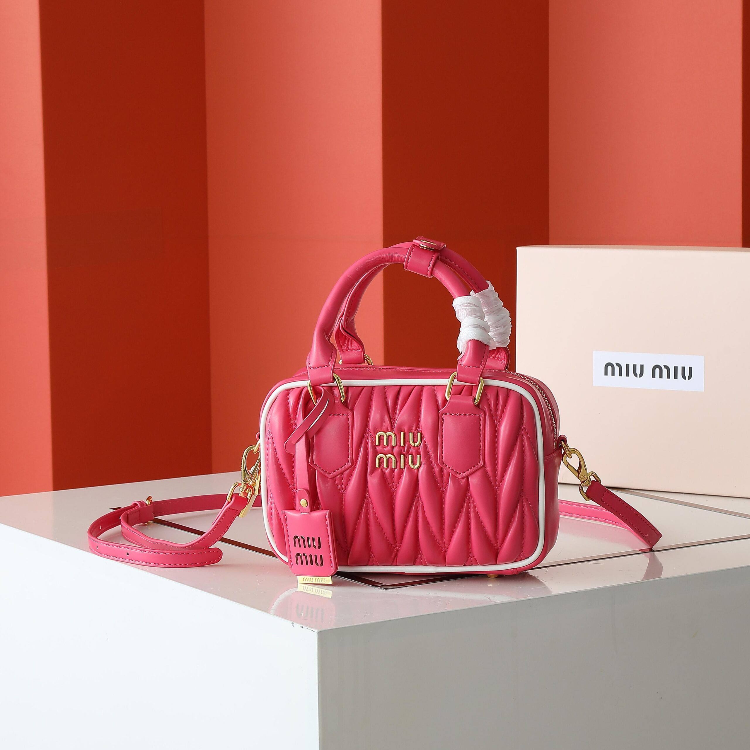 ミュウミュウ アルカディ マテラッセレザー スモールバッグ「Arcadie Bag」