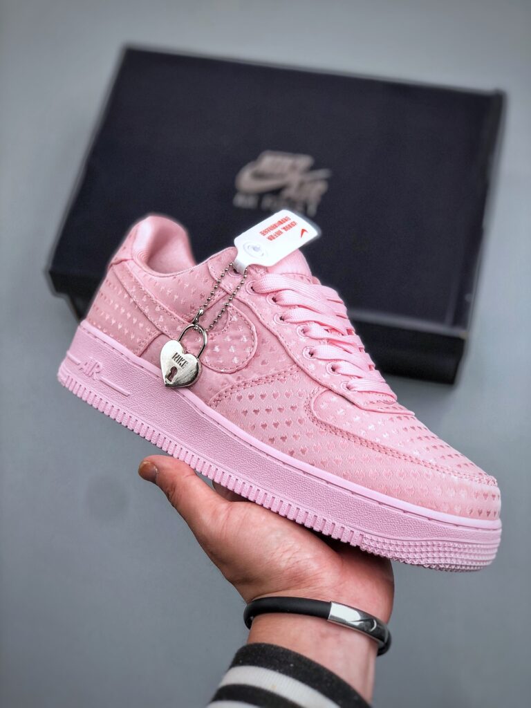 ナイキ エア フォース 1 トレンドスニーカー「Nike Air Force 1」