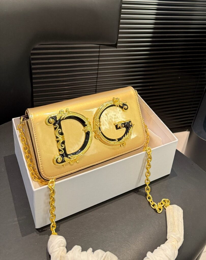 ドルチェ・アンド・ガッバーナ「D&G」 ゴールド チェーン レザートップハンドルバッグ