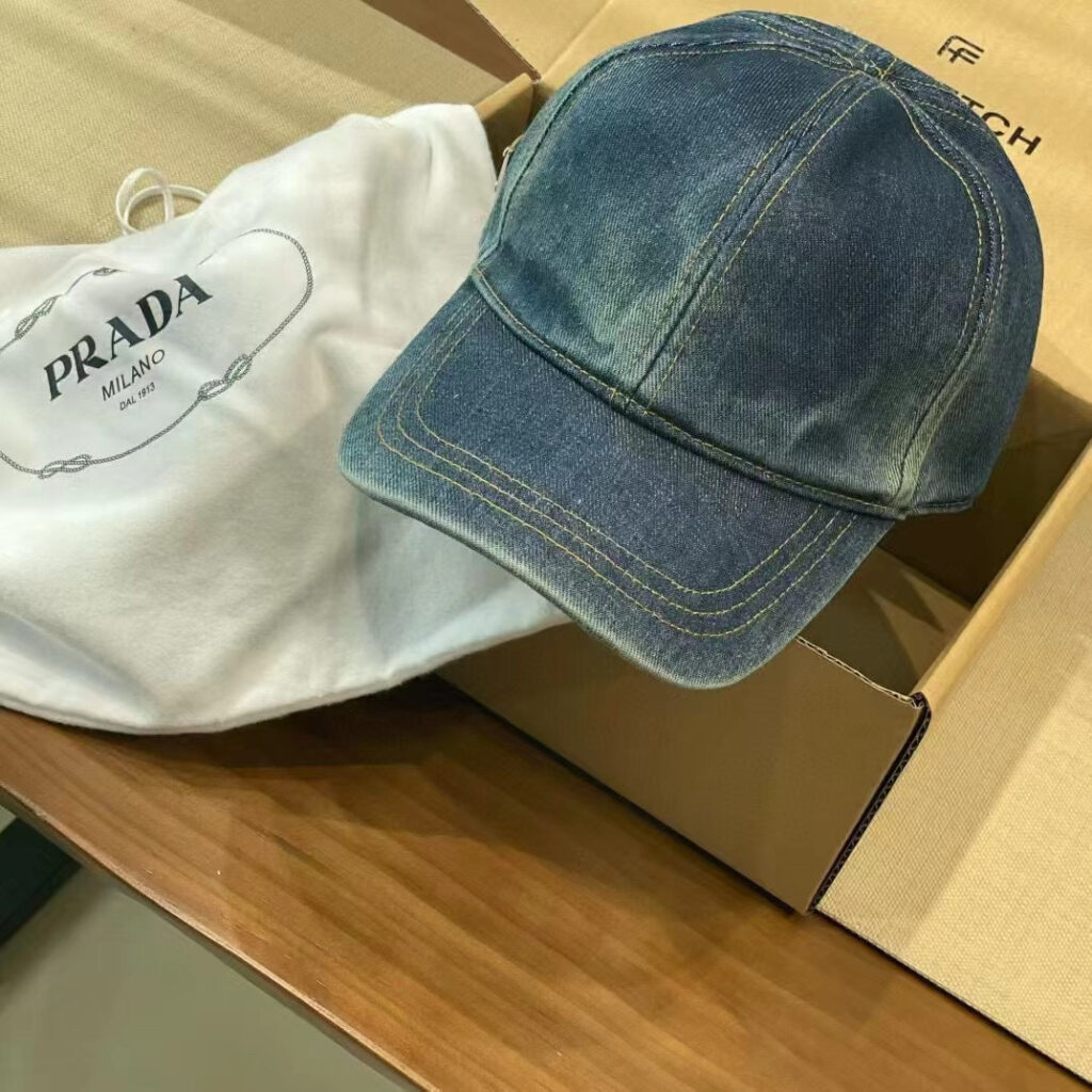 プラダ「Prada」 Denim Gradient Wash Baseball Cap