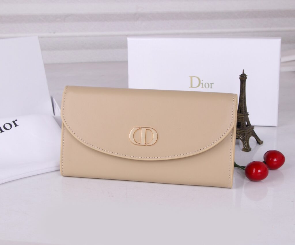 ディオール「Dior」Lady Dior Voyageur ウォレット