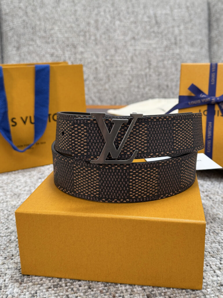 【新商品入荷】Louis Vuitton クラシックハイクオリティベルト「全長約 100cm」