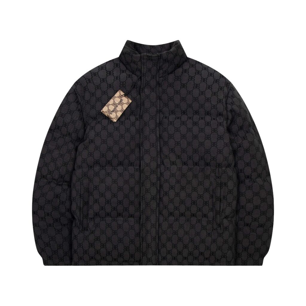 バレンシアガ「Balenciaga」‌ダブルB フルプリント ダウンジャケット