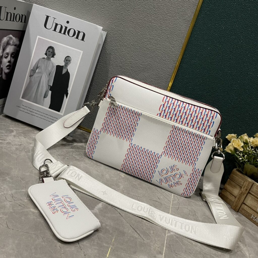 ルイ・ヴィトン「Louis Vuitton」新作 Trio メッセンジャーバッグ