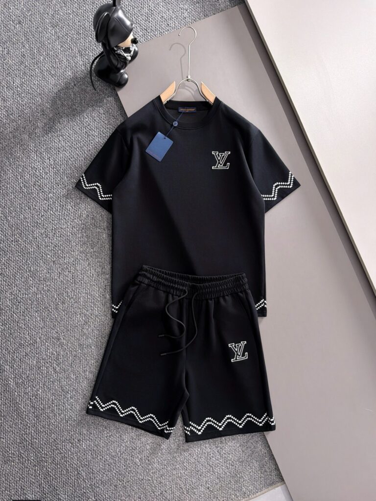 ルイ・ヴィトン サマーセットアップ リラックス 「半袖/ハーフパンツ」