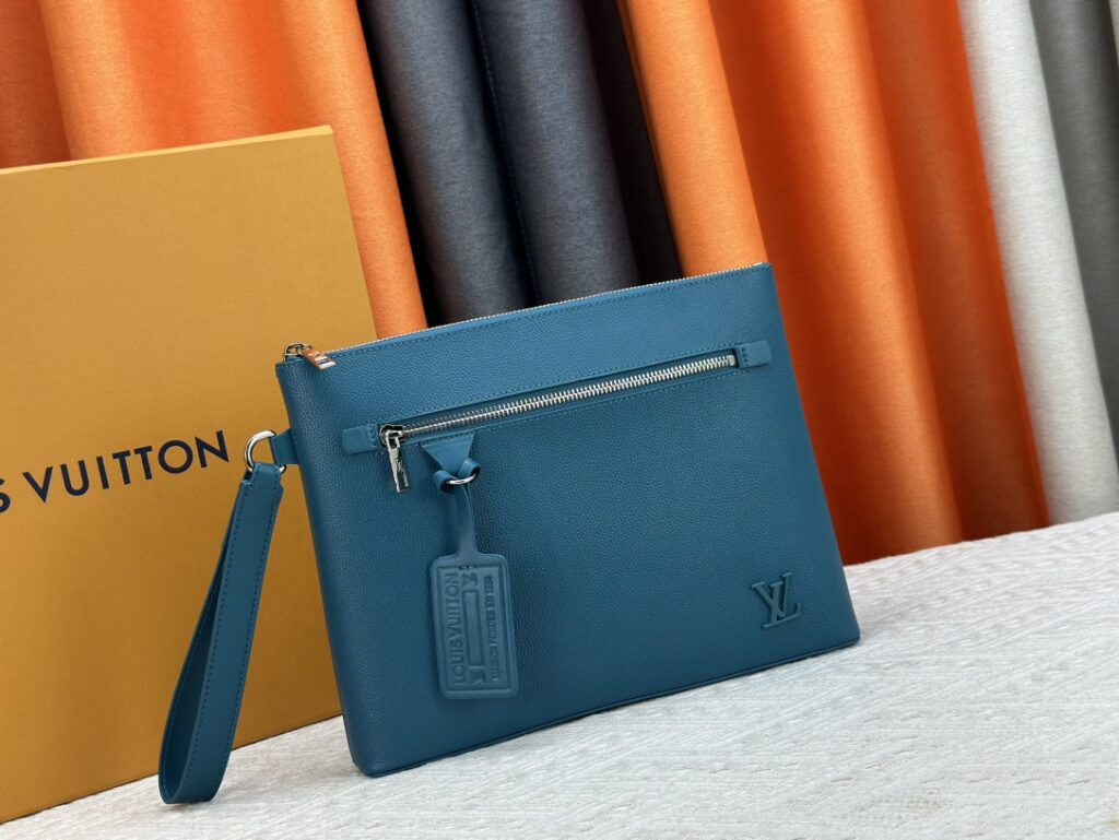ルイ・ヴィトン「Louis Vuitton」テイクオフ･ポーチ