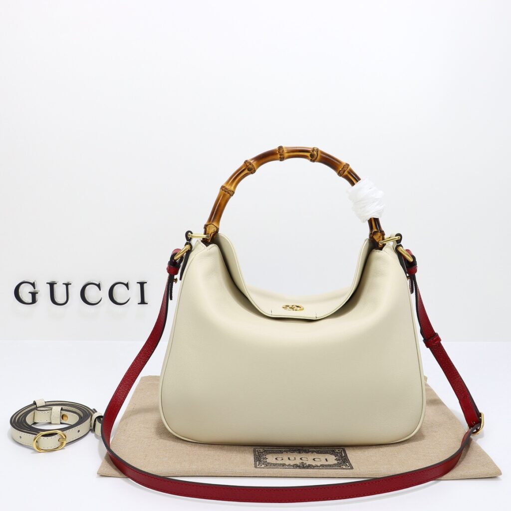 グッチ〔ダイアナ〕ミディアム ショルダーバッグ「Diana Bag」