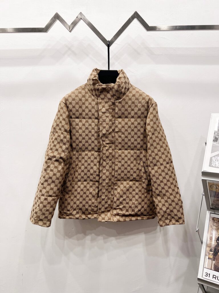 バレンシアガ「Balenciaga」‌軽奢華なジャカード柄個性ダウンジャケット 男女兼用