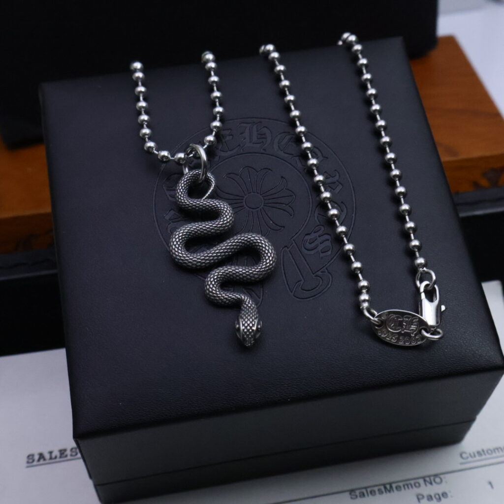 クロムハーツ「Chrome Hearts」チャームペンダント 2026