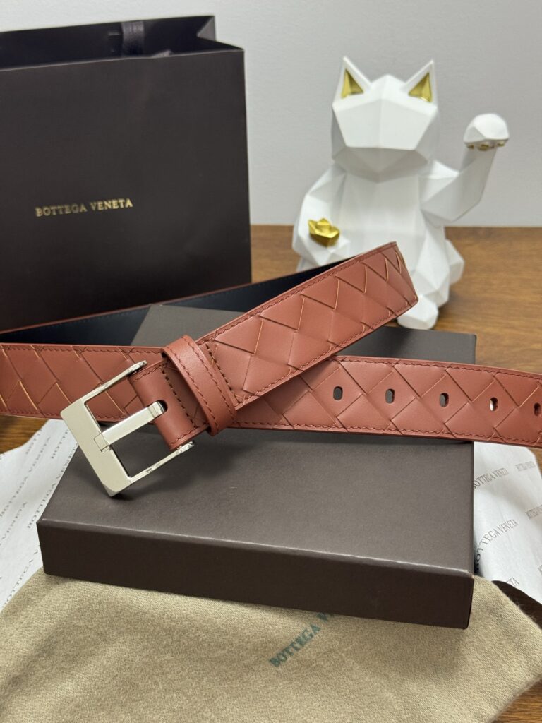【ブランド品入庫】Bottega Veneta 上質素材ラグジュアリーベルト「全長約 100cm」