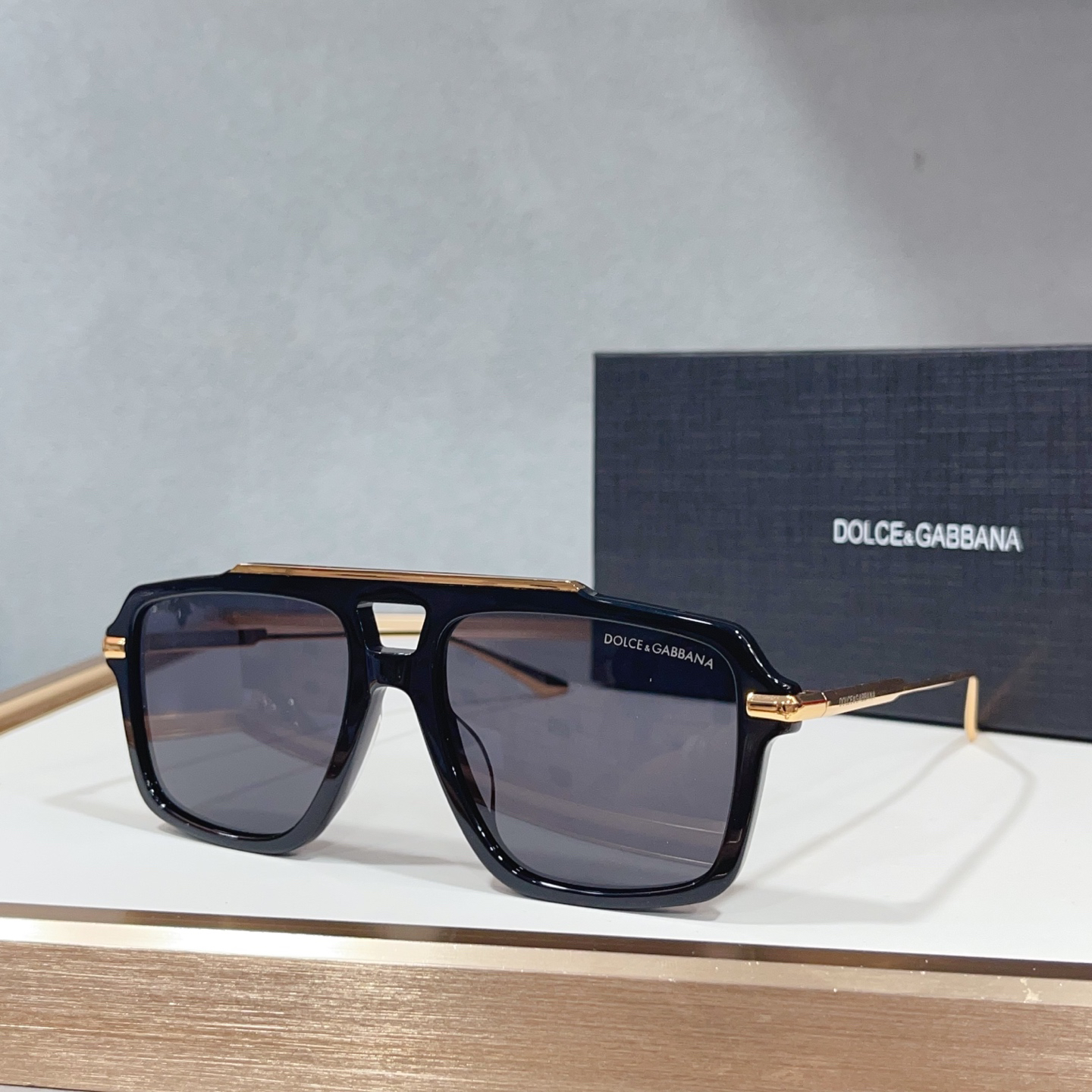 【希少入荷】D&G ドルチェアンドガッバーナ トレンドサングラス「カジュアル通勤用」
