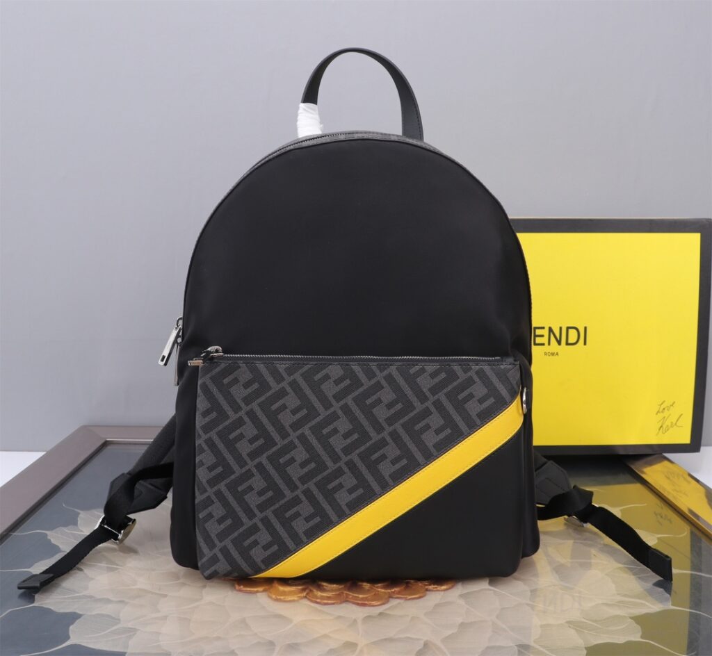 フェンディ「Fendi」バグズ メンズ ナイロン&レザー バックパック