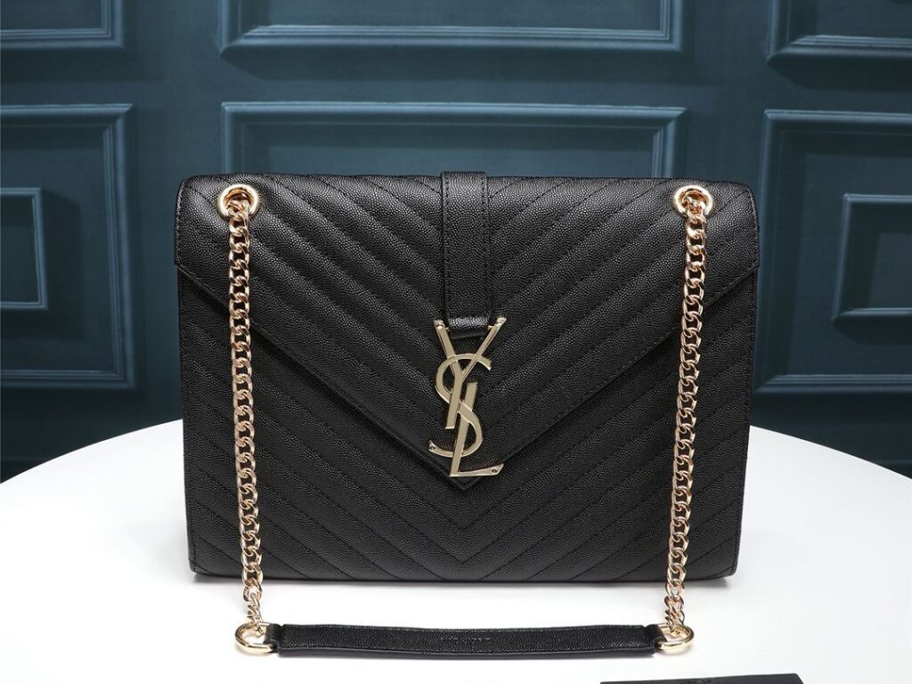 サンローラン「Saint Laurent」MONOGRAMME キルティングレザー ショルダーバッグ