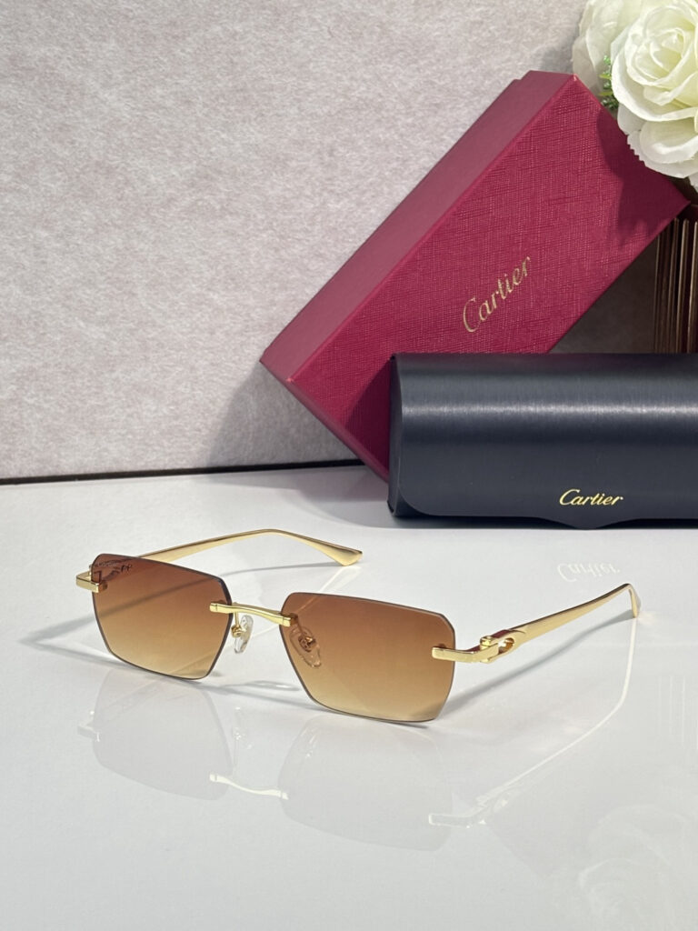 【高級品入庫】Cartier クラシカル貴族風サングラス「上質フレーム」